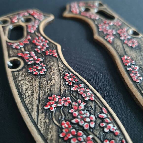 Spyderco Manix 2 maple handle scales - Sakura / hand-painted