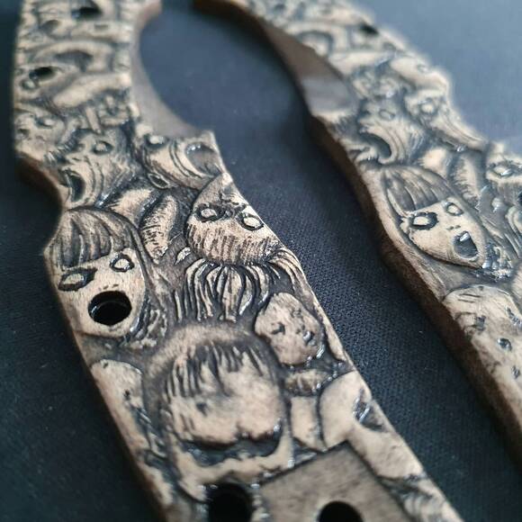 Spyderco Endura 4/Matriarch 2 maple handle scales - Scared Faces / hand-painted
