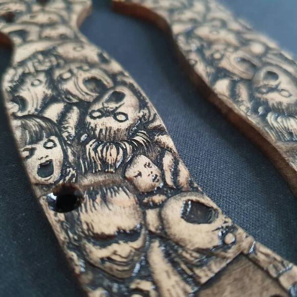Scared Faces - Spyderco Para Military 2 Knife Scales by Svechnikov Knives