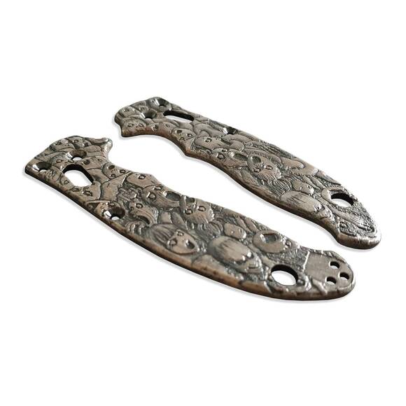 Scared Faces Grey - Spyderco Manix 2 Knife Scales by Svechnikov KnivesScared Faces Grey - Spyderco Manix 2 Knife Scales by Svechnikov Knives