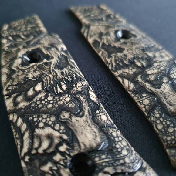 Laugo Arms Alien Maple Grips - Skull Snake / Hand-painted