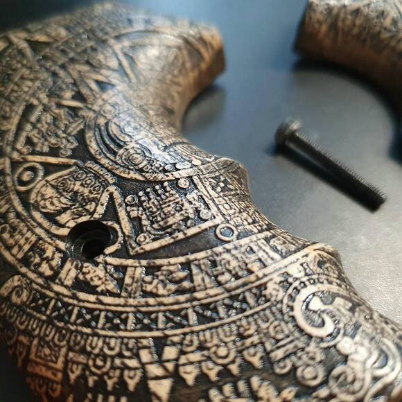 Smith And Wesson K/L Frame Round Butt Maple Grips - Aztec / Hand-painted