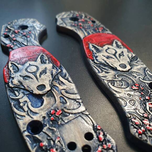 Japanese Wolf And Sakura - Spyderco Para 3 Knife Scales by Svechnikov Knives