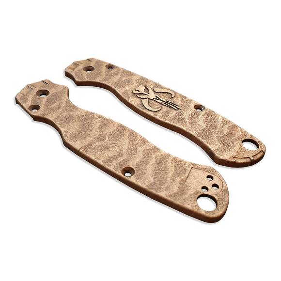 Spyderco Para Military 2 maple handle scales - Mythosaur Skull Sands (3166) / hand-painted