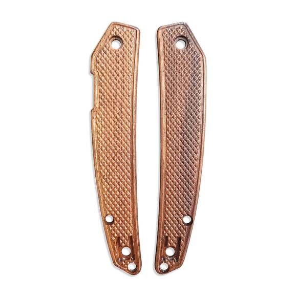 Spyderco Ikuchi walnut handle scales - Classic V2 / hand-painted