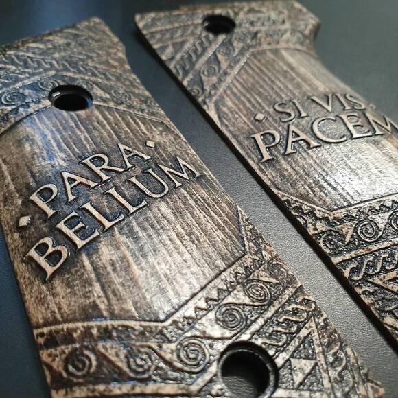 Beretta 92S Maple Grips - Si Vis Pacem Para Bellum / Hand-painted