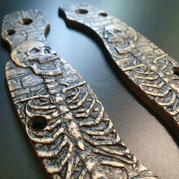 Spyderco Military 2 maple handle scales - Skeleton / hand-painted
