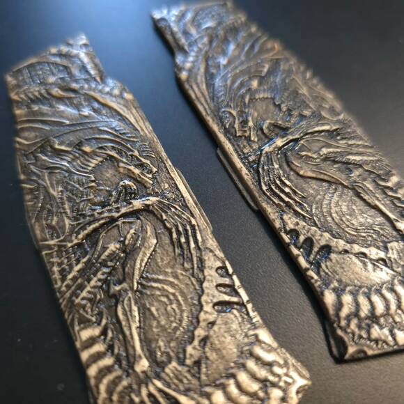 Laugo Arms Alien Creator, Remus Maple Grips - Alien / Hand-painted