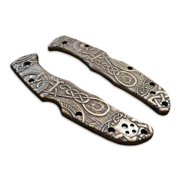 Spyderco Endura 4/Matriarch 2 maple handle scales - Celtic Gates / hand-painted