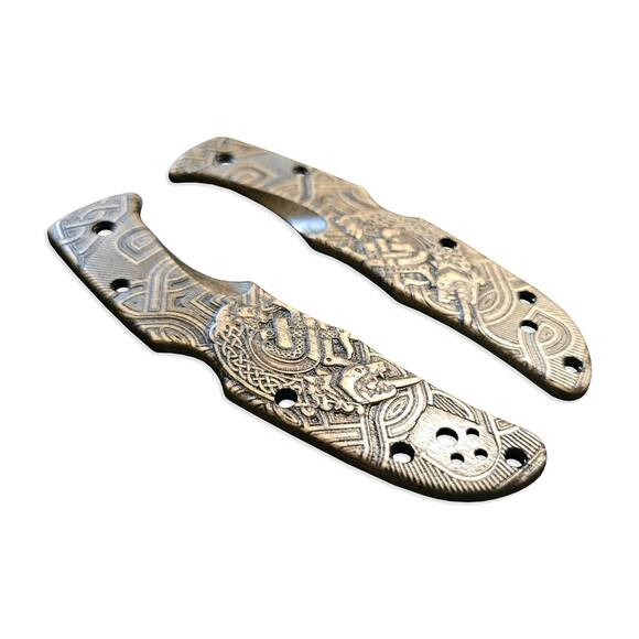 Spyderco Endura 4/Matriarch 2 maple handle scales - Celtic Heart / hand-painted