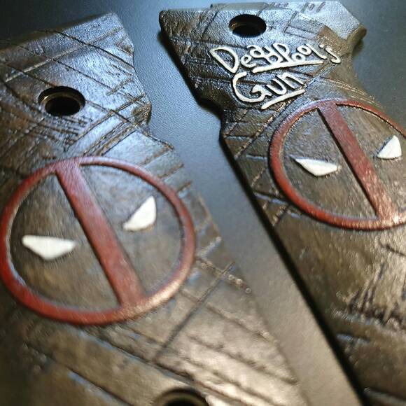 Beretta 92 Full-Size Maple Grips - Deadpool V2 / Hand-painted
