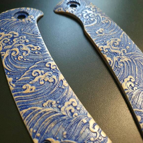Artisan Cutlery Arroyo Maple Scales - Japan Wave / Hand-painted