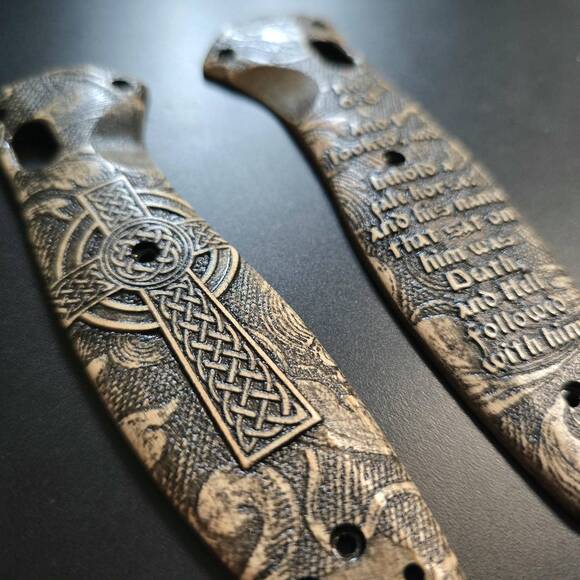 Benchmade Barrage 580 Maple Scales - Revelation 6:8 / Hand-painted