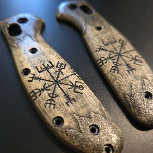 Benchmade Mini Griptilian 555 maple handle scales - Vegvisir Classic Clipless / hand-painted